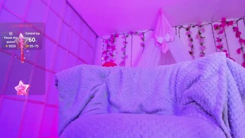 Snapshot of shelby_carson chatting on December 24, 1:17 pm Shelby cute online show from December 24, 1:17 pm