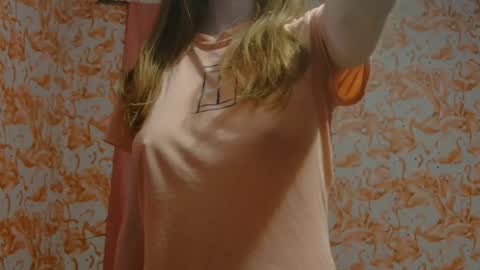 Snapshot of shelikessoymilk chatting on February 6, 2:55 am Erika online show from February 6, 2:55 am