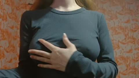 Snapshot of shelikessoymilk chatting on February 16, 4:20 am Erika online show from February 16, 4:20 am