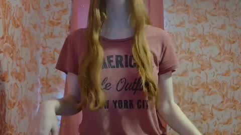 Snapshot of shelikessoymilk chatting on October 10, 7:13 pm Erika online show from October 10, 7:13 pm