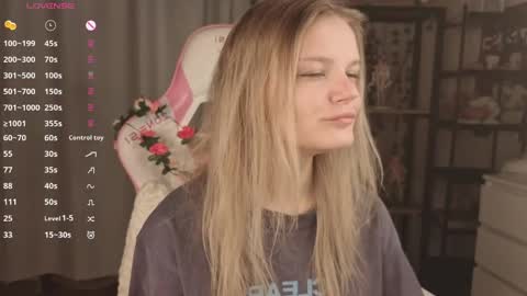 shellyboom online show from April 18, 6:01 pm