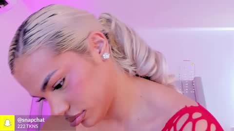 shelynna_azzul online show from November 11, 8:20 pm