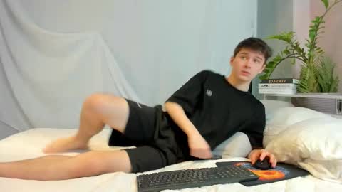 Max online show from March 5, 6:59 pm