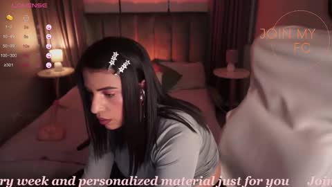 Snapshot of sheyla_hills_ chatting on November 28, 4:26 am Sheyla online show from November 28, 4:26 am