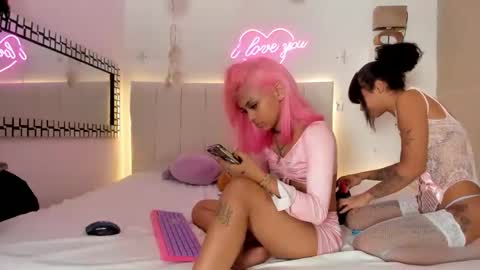 Snapshot of sheyla_vegas chatting on December 21, 4:25 pm sheyla_vegas online show from December 21, 4:25 pm