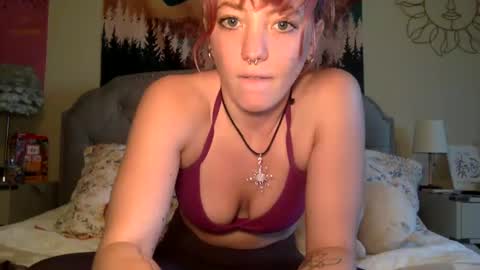 shh_itsmoon online show from September 30, 9:09 pm