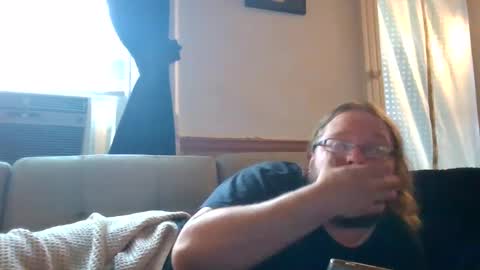 Snapshot of shifty885 chatting on September 28, 2:11 pm shifty885 online show from September 28, 2:11 pm