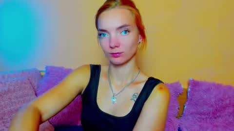 Alexis online show from October 14, 8:20 pm