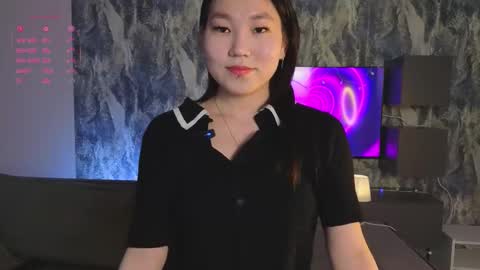 Snapshot of shining_from_east chatting on November 19, 3:06 am Chika online show from November 19, 3:06 am