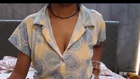 Snapshot of shiri_hot chatting on November 23, 2:55 am Siri online show from November 23, 2:55 am