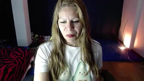 Snapshot of shirly_vannicelli chatting on October 14, 2:56 am shirly online show from October 14, 2:56 am