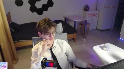 Snapshot of shiromy_ chatting on November 26, 5:25 pm shiromy_ online show from November 26, 5:25 pm