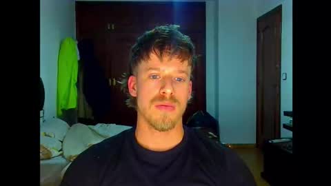 Cick Goreskin online show from December 18, 2:39 am