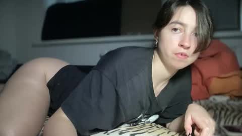 Snapshot of shizukuhunter chatting on November 22, 1:32 pm shizukuhunter online show from November 22, 1:32 pm