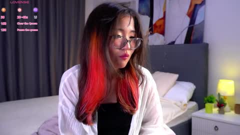 Naomi online show from April 21, 11:05 am