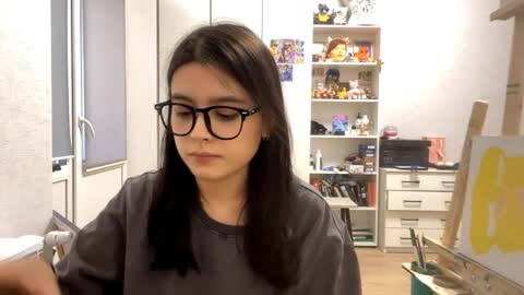 Marie online show from April 8, 1:55 pm