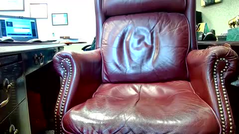 nikolas send dm for an appointment online show from February 25, 4:21 pm