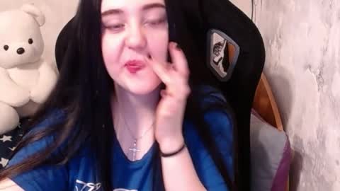 Snapshot of show_for_you chatting on December 17, 2:44 pm show_for_you online show from December 17, 2:44 pm