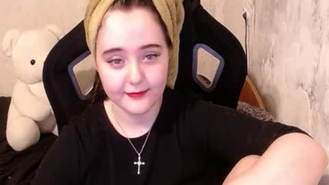 Snapshot of show_for_you chatting on December 18, 5:00 pm show_for_you online show from December 18, 5:00 pm