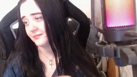 Snapshot of show_for_you chatting on March 5, 6:54 am show_for_you online show from March 5, 6:54 am