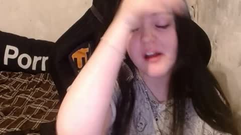 Snapshot of show_for_you chatting on October 21, 10:49 am show_for_you online show from October 21, 10:49 am