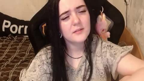 Snapshot of show_for_you chatting on November 10, 12:59 pm show_for_you online show from November 10, 12:59 pm