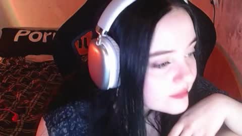 Snapshot of show_for_you chatting on November 13, 6:29 pm show_for_you online show from November 13, 6:29 pm