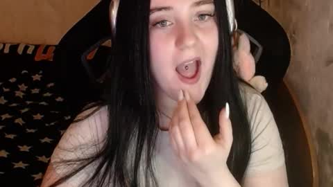 Snapshot of show_for_you chatting on December 17, 2:12 pm show_for_you online show from December 17, 2:12 pm