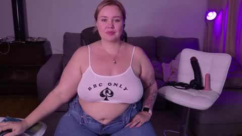 Snapshot of showmebbw chatting on March 10, 5:39 pm Mimi online show from March 10, 5:39 pm