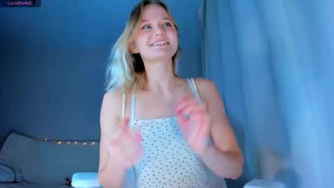 jennywoody online show from October 23, 4:39 pm