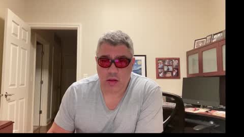 Chicago Guy online show from October 30, 3:30 am