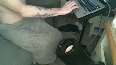 Snapshot of showoffjay46 chatting on December 13, 6:00 am showofjay online show from December 13, 6:00 am