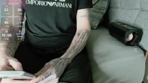 Snapshot of showoffjay46 chatting on November 9, 12:31 am showofjay online show from November 9, 12:31 am