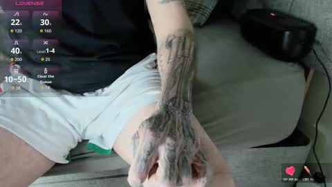 Snapshot of showoffjay46 chatting on November 10, 12:53 am showofjay online show from November 10, 12:53 am