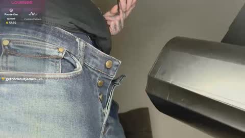 Snapshot of showoffjay46 chatting on November 12, 12:33 am showofjay online show from November 12, 12:33 am