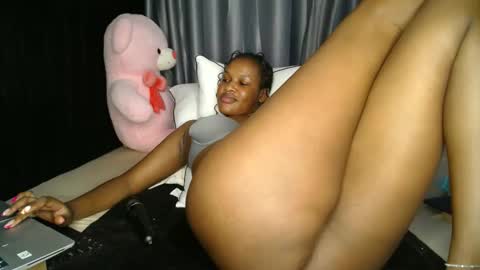 Snapshot of shugacubee chatting on February 8, 6:01 am EVA online show from February 8, 6:01 am