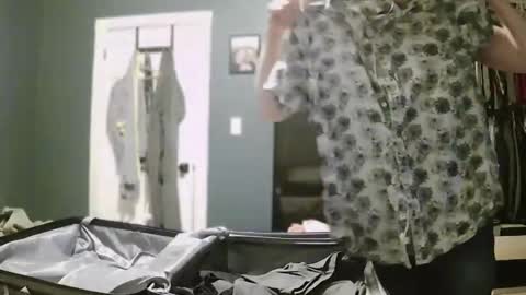 Snapshot of shutterbug989 chatting on March 9, 1:14 am shutterbug989 online show from March 9, 1:14 am