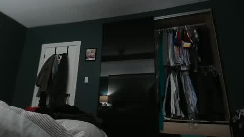 Snapshot of shutterbug989 chatting on October 19, 2:34 am shutterbug989 online show from October 19, 2:34 am