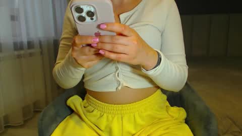 shy_26 online show from October 22, 9:20 am