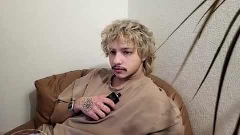 your shy boy online show from February 15, 4:25 pm