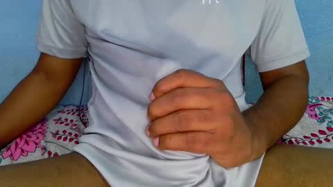 Snapshot of shy_eyes_ chatting on December 11, 4:07 am shyeyes online show from December 11, 4:07 am