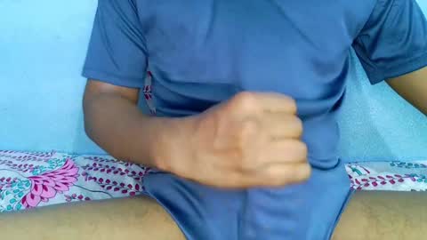 Snapshot of shy_eyes_ chatting on December 19, 2:24 pm shyeyes online show from December 19, 2:24 pm