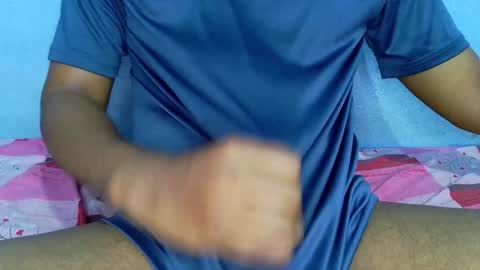 Snapshot of shy_eyes_ chatting on December 25, 6:09 am shyeyes online show from December 25, 6:09 am