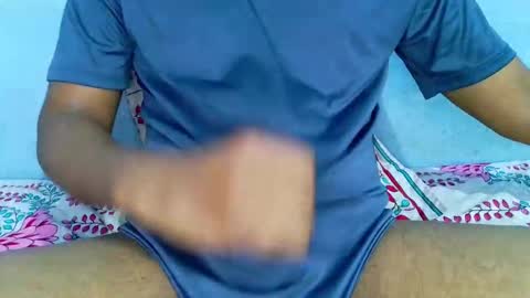 Snapshot of shy_eyes_ chatting on February 17, 8:30 am shyeyes online show from February 17, 8:30 am