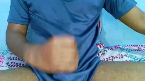 Snapshot of shy_eyes_ chatting on February 18, 2:38 am shyeyes online show from February 18, 2:38 am