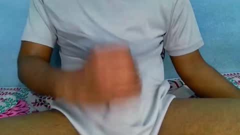 Snapshot of shy_eyes_ chatting on February 18, 1:55 pm shyeyes online show from February 18, 1:55 pm