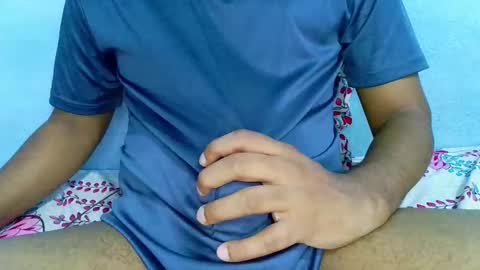 Snapshot of shy_eyes_ chatting on February 22, 2:19 pm shyeyes online show from February 22, 2:19 pm