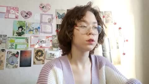 Snapshot of shy_kiss_twinkle_bloop chatting on September 9, 1:21 pm Milena online show from September 9, 1:21 pm