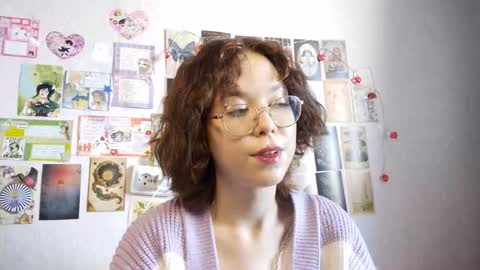 Snapshot of shy_kiss_twinkle_bloop chatting on September 12, 11:10 am Milena online show from September 12, 11:10 am