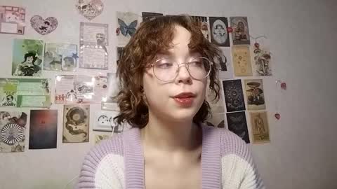 Snapshot of shy_kiss_twinkle_bloop chatting on October 1, 1:06 pm Milena online show from October 1, 1:06 pm